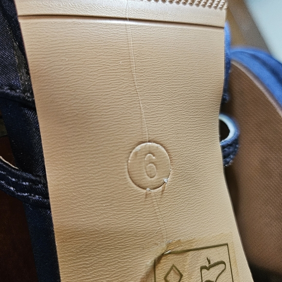 ERIJUNOR Women Comfort Low Heel Closed-Toe Ankle Strap Platform Satin Bridal Sz6 - Picture 6 of 7